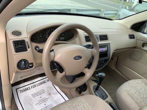 Used 2005 Ford Focus SE image 15