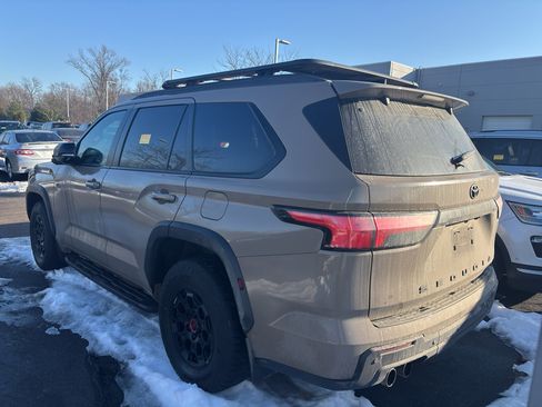 Used 2025 Toyota Sequoia 4WD image 4