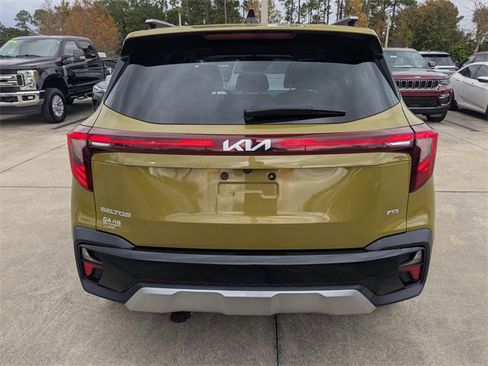 Used 2024 Kia Seltos SX w/ SX Sunroof Package image 5