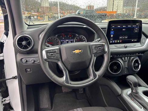 Used 2025 Chevrolet Blazer LT image 13