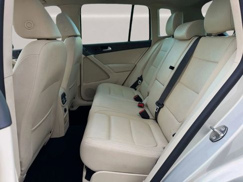 Used 2013 Volkswagen Tiguan SE image 12