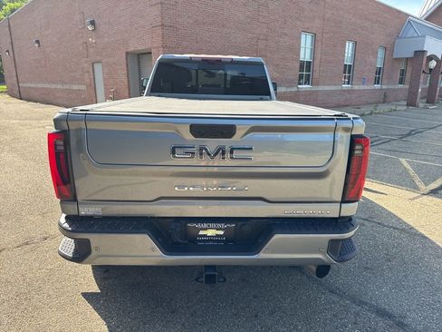 Used 2025 GMC Sierra 3500 Denali Ultimate AWD/4WD image 8
