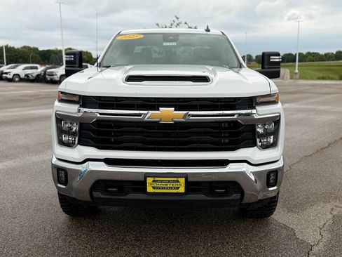 Used 2025 Chevrolet Silverado 2500 LT w/ Convenience Package AWD/4WD image 2