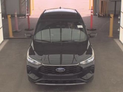 Used 2024 Ford Escape ST-Line w/ Tech Pack #1 AWD/4WD image 2