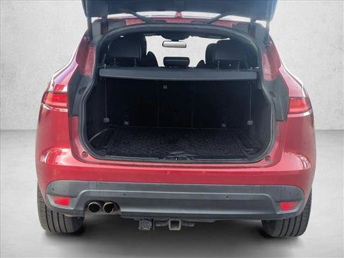 Used 2017 Jaguar F-PACE R-Sport image 6
