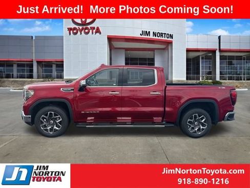 Used 2023 GMC Sierra 1500 SLT w/ SLT Premium Package image 3