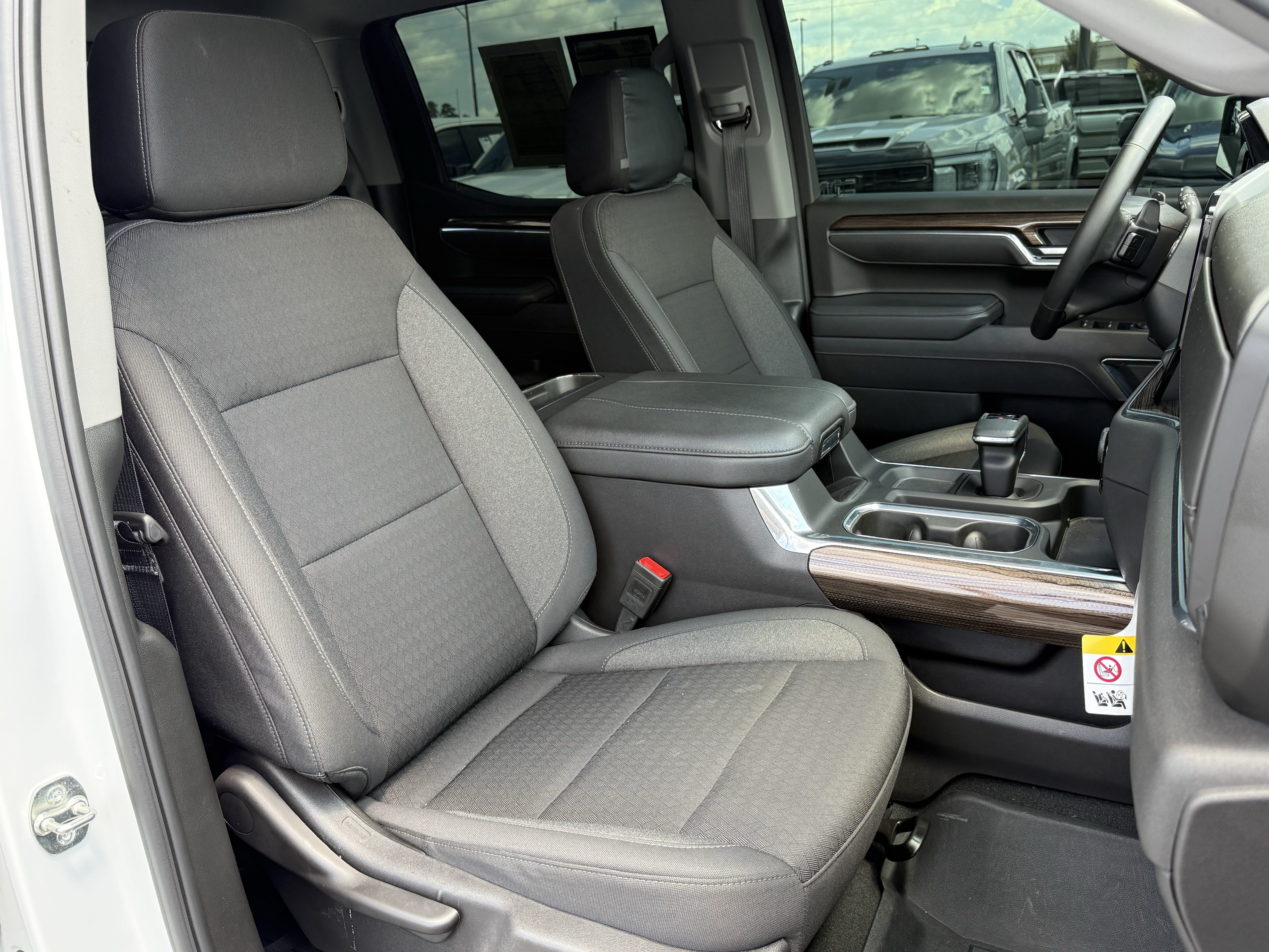 Used 2025 Chevrolet Silverado 1500 LT Trail Boss w/ Convenience Package II AWD/4WD image 35