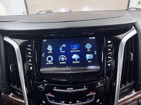 Used 2020 Cadillac Escalade Luxury w/ LPO, Radiant Package AWD/4WD image 19