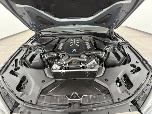 Used 2023 BMW M550i xDrive AWD/4WD image 39