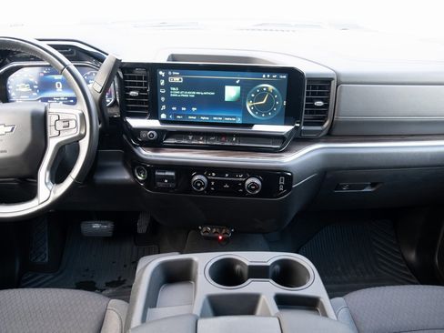 Used 2024 Chevrolet Silverado 3500 LT image 15