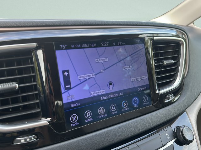Used 2017 Chrysler Pacifica Touring-L Plus FWD image 40