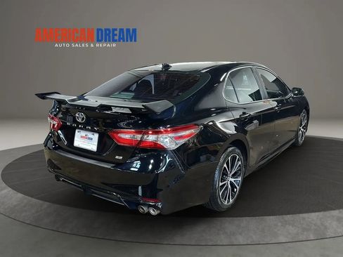 Used 2019 Toyota Camry SE w/ Carpet Mat Package FWD image 5