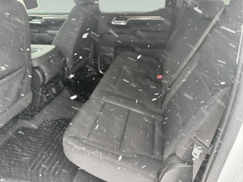 Used 2023 Chevrolet Silverado 1500 LT image 10