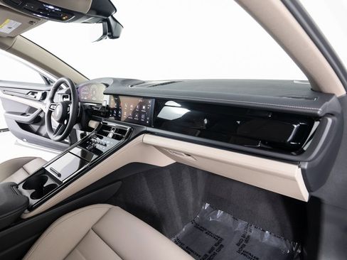 Certified 2025 Porsche Panamera 4 image 26