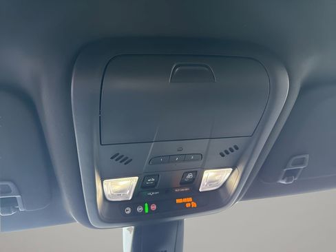 New 2025 Cadillac XT6 Luxury image 30