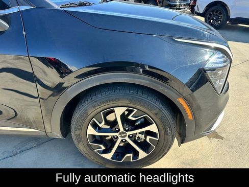Used 2025 Kia Sportage EX image 15