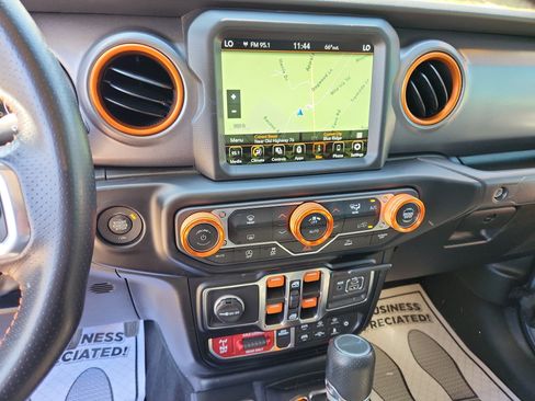 Used 2022 Jeep Gladiator Mojave w/ Trailer Tow Package AWD/4WD image 31