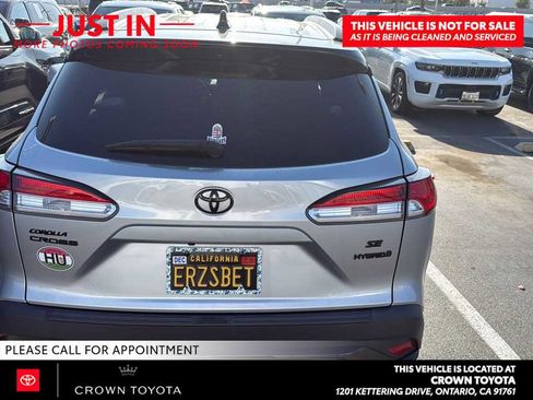 Used 2024 Toyota Corolla Cross AWD Hybrid w/ Moonroof Package image 4
