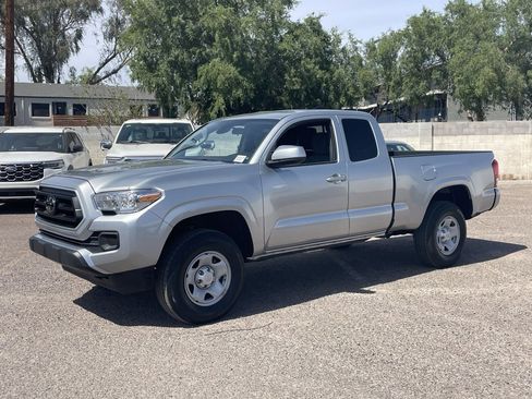 Used 2023 Toyota Tacoma SR w/ SR Convenience Package RWD image 4