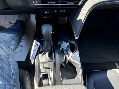 New 2025 Toyota Camry Hybrid FWD image 20