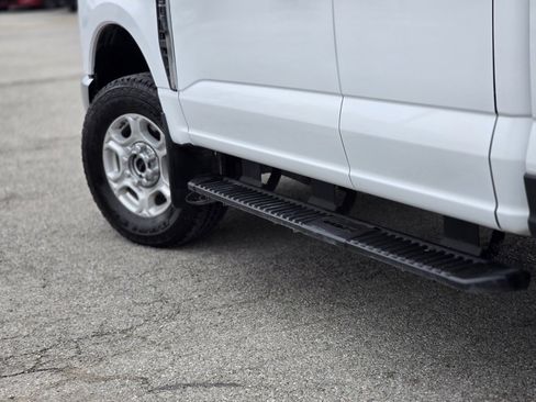Used 2025 Ford F350 XLT image 12