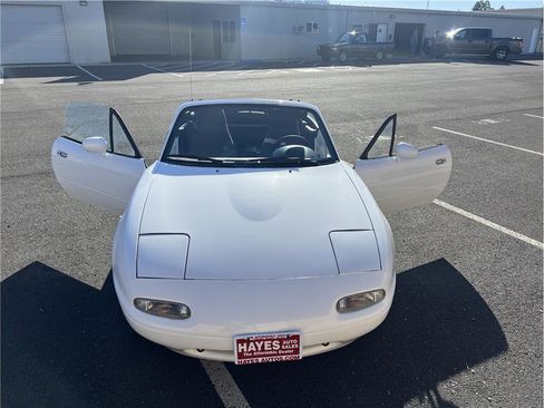 Used 1992 MAZDA MX-5 Miata image 12