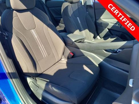 Used 2025 Hyundai Elantra SEL image 16
