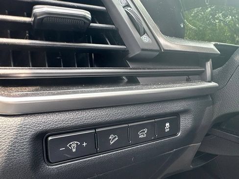 Used 2025 Kia Telluride S FWD image 12