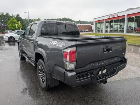 Used 2022 Toyota Tacoma TRD Sport w/ Technology Package AWD/4WD image 3