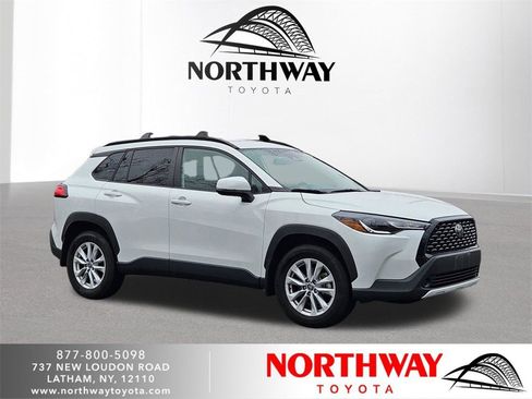 Certified 2023 Toyota Corolla Cross LE image 1