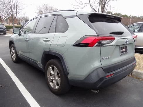 Used 2020 Toyota RAV4 XLE image 8