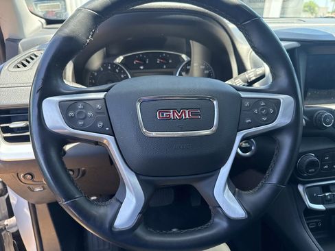 Used 2024 GMC Terrain SLT FWD image 9