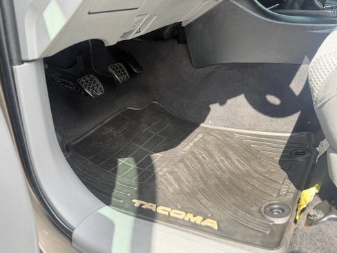 Used 2012 Toyota Tacoma 4x4 Double Cab w/ TRD Sport Pkg image 80