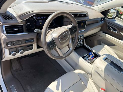 Used 2021 GMC Yukon XL Denali w/ Denali Ultimate Package RWD image 18