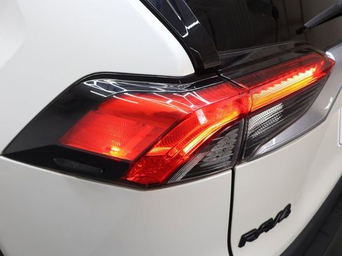 Used 2020 Toyota RAV4 Limited AWD/4WD image 29