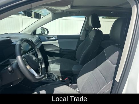 Used 2023 Volkswagen Taos SE w/ Panoramic Sunroof Package AWD/4WD image 7