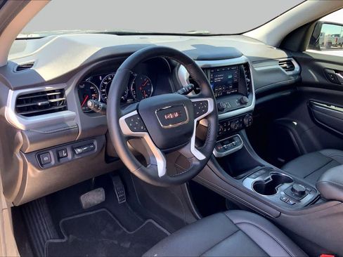 Used 2023 GMC Acadia SLT w/ Elevation Edition FWD image 17