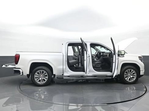 Used 2024 GMC Sierra 1500 Denali w/ Technology Package AWD/4WD image 33