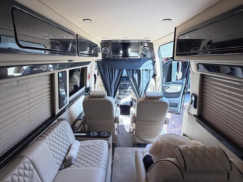 Used 2019 Mercedes-Benz Sprinter 170 Cargo image 5