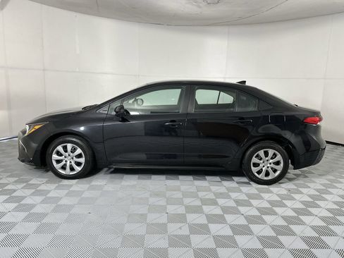 Used 2022 Toyota Corolla LE FWD image 5