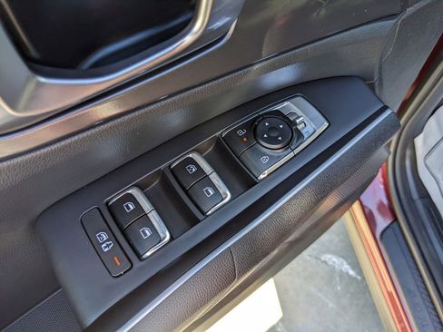 Certified 2025 Kia Sorento LX FWD image 20