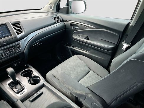 Used 2019 Honda Ridgeline Sport image 21
