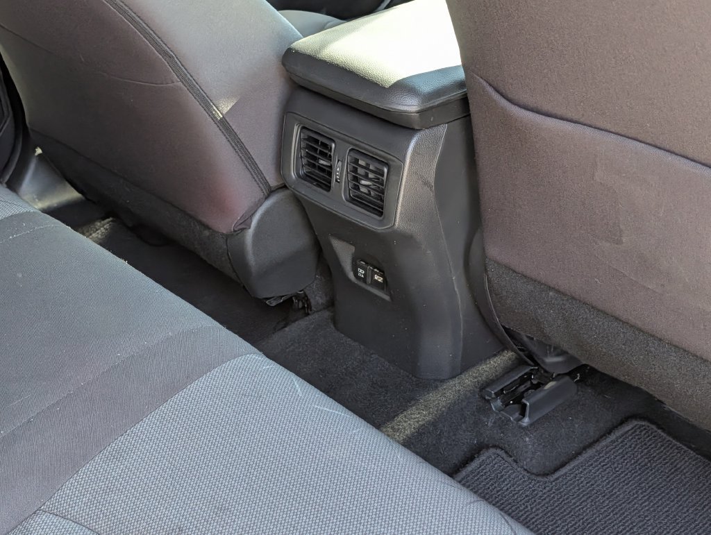 Used 2020 Toyota RAV4 XLE w/ XLE Grade Weather Package AWD/4WD image 31