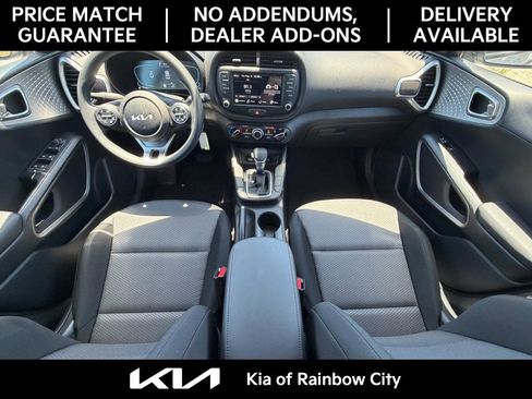 Used 2025 Kia Soul LX w/ LX Technology Package FWD image 23