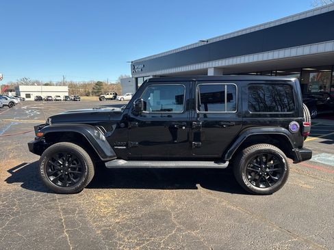 Used 2021 Jeep Wrangler Unlimited Sahara image 11