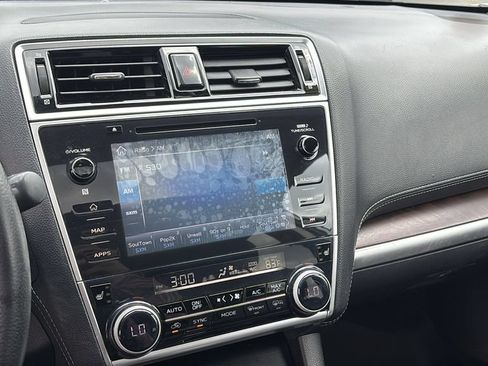 Used 2018 Subaru Outback 3.6R Limited AWD/4WD image 19