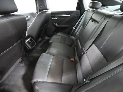 Used 2016 Chevrolet Impala LT image 7