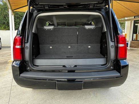 Used 2019 Chevrolet Tahoe LT w/ Luxury Package RWD image 37