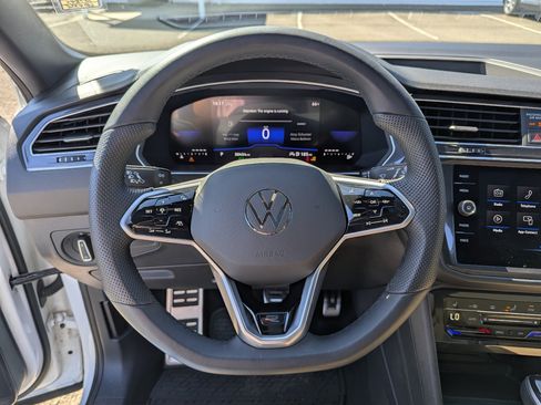 Used 2023 Volkswagen Tiguan SE R-Line AWD/4WD image 13