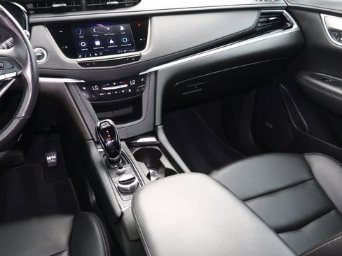 Certified 2024 Cadillac XT6 Luxury image 18